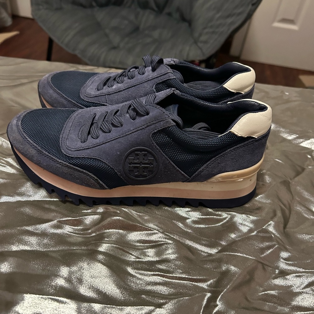 Preowned Tory Burch Navy and Cream Kids Sneakers - Picture 3 of 8